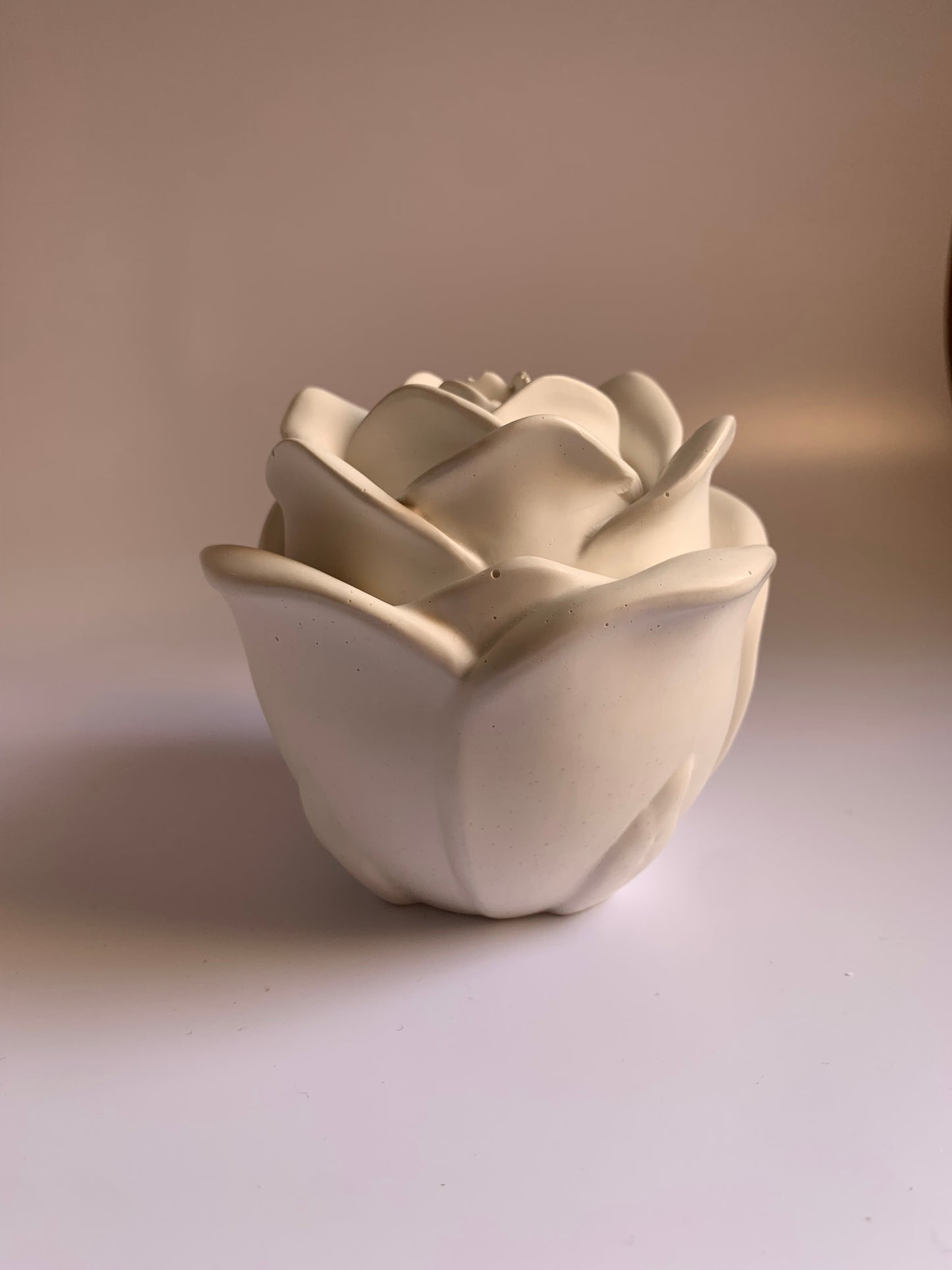 Vela aromática de soja artesanal Rosas y Ylang – Vela Rosa de Resina Ecológica